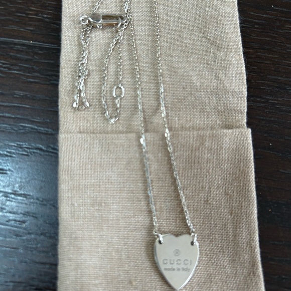 Gucci Trademark Silver Heart Pendant Necklace - Picture 5 of 7